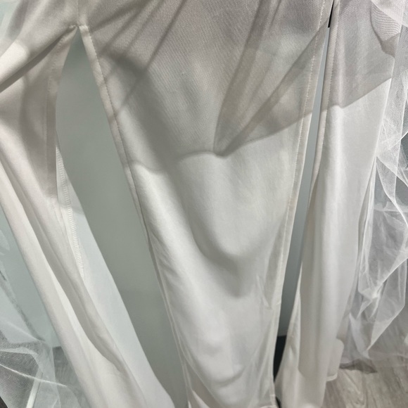 CInderella divine NWT TULLE SKIRT WITH LEG SLIT IN LINING Off White color - Picture 5 of 7